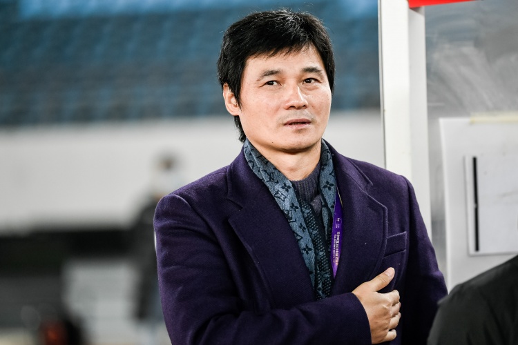 李毅提醒國(guó)足：定位球防守！定位球防守！定位球防守！